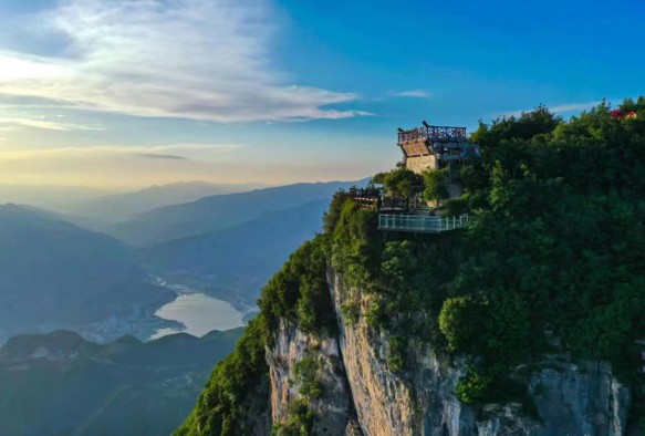 三峡之巅